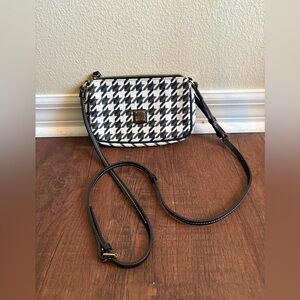 Dooney & Bourke Houndstooth Crossbody Bag Black White Red Lining Zip Top